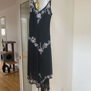 R&M Richards women’s gorgeous flattering figure flattering dress w/ embroidery